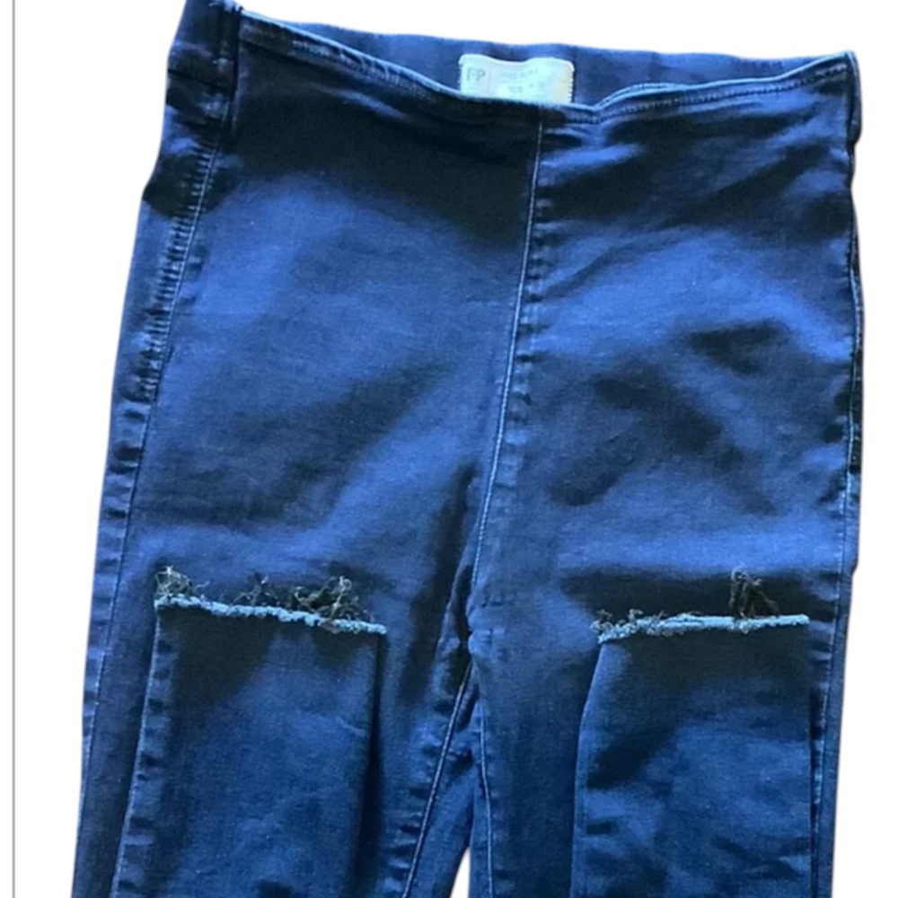 Free People Pull On Jeans Size 26 Excellent Condition - Picture 8 of 8